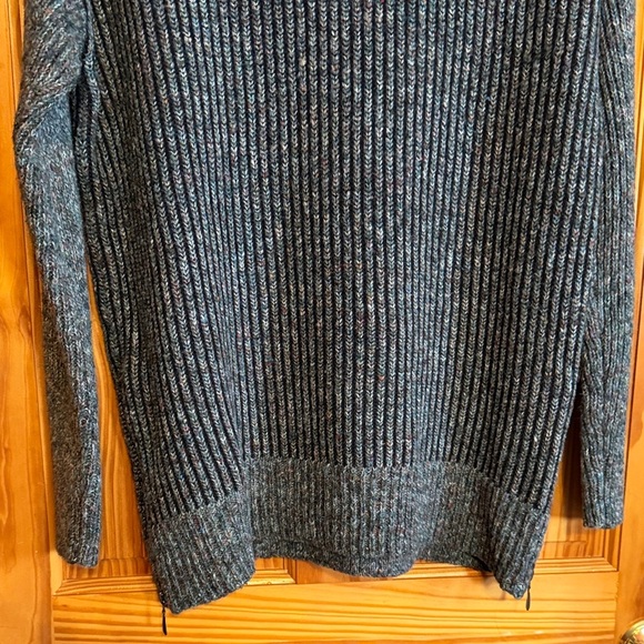 Leo & Nicole Green Multicolor Turtleneck Sweater - Picture 7 of 10